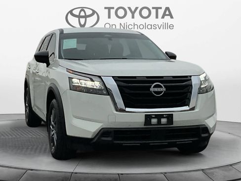 Used 2025 Nissan Pathfinder S image 7