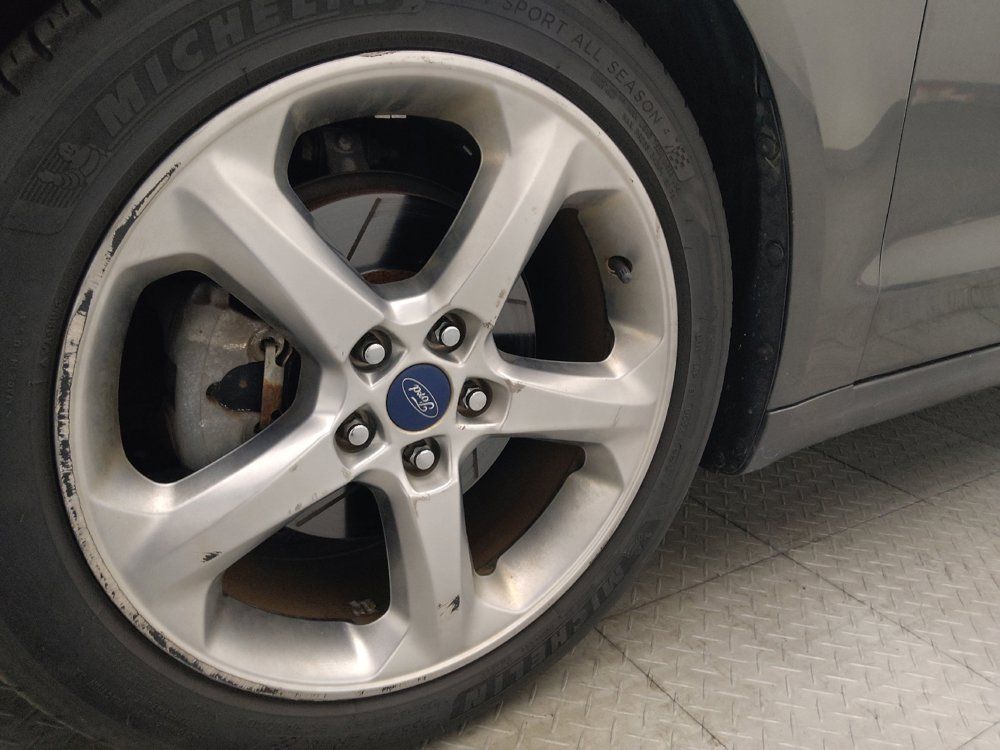 Used 2015 Ford Fusion SE w/ Equipment Group 201A FWD image 31