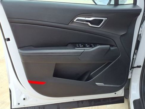 Used 2024 Kia Sportage EX image 12