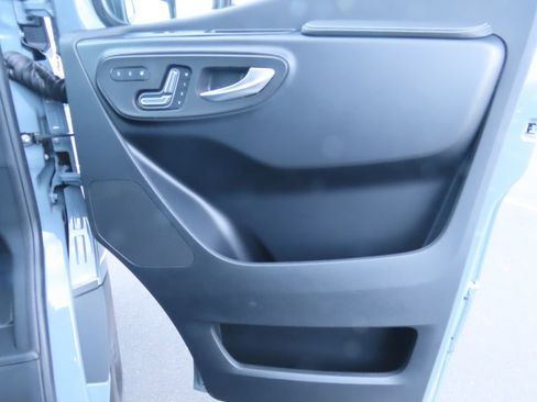 Used 2024 Mercedes-Benz Sprinter 2500 image 25