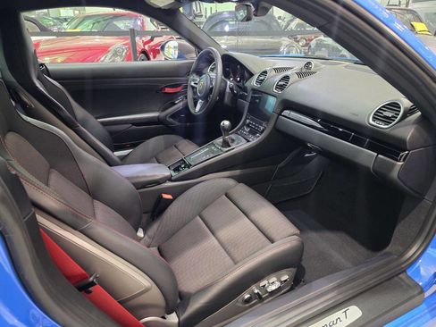 Used 2023 Porsche 718 Cayman w/ Premium Package RWD image 29