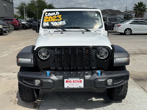 Used 2023 Jeep Wrangler Unlimited w/ Sun & Screen Package AWD/4WD image 3