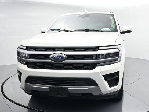 Used 2023 Ford Expedition XLT AWD/4WD image 3