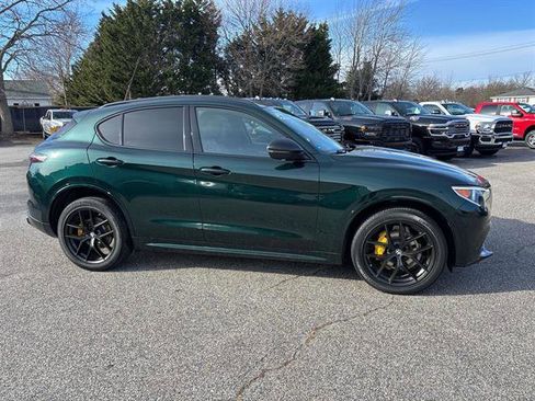 Used 2021 Alfa Romeo Stelvio Ti Sport image 2