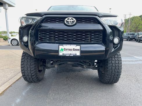Used 2015 Toyota 4Runner SR5 AWD/4WD image 7