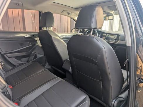 Used 2022 Volkswagen Jetta SE image 20