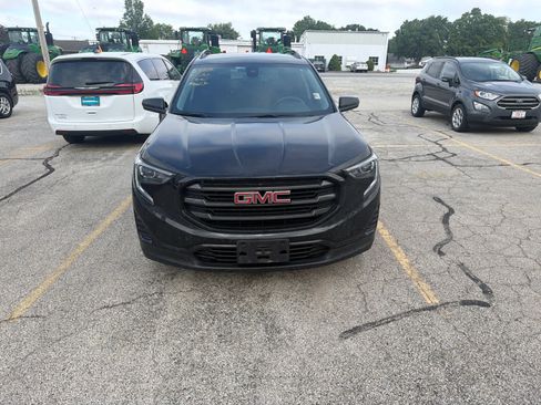 Used 2020 GMC Terrain SLE w/ Driver Convenience Package FWD image 3