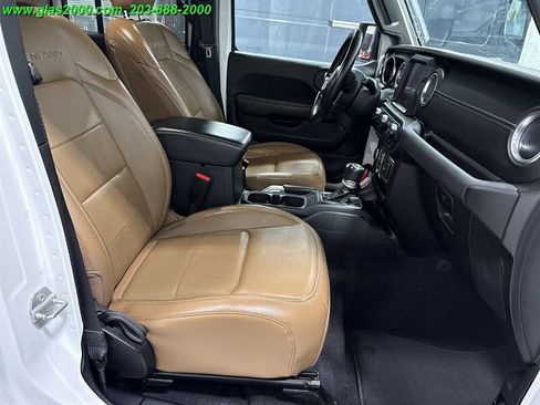 Used 2021 Jeep Gladiator Overland w/ Popular Equipment Package image 5