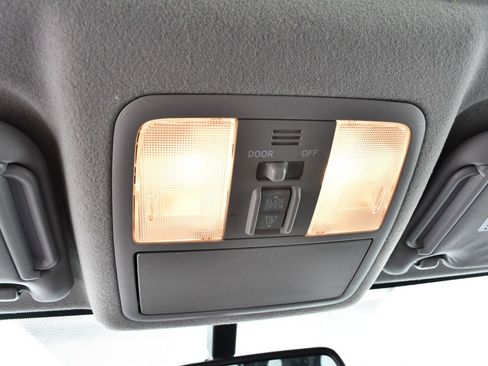 Used 2009 Toyota RAV4 Sport image 32