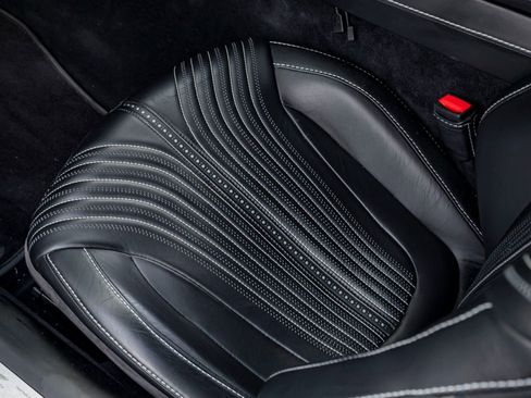 Used 2019 Aston Martin DB11 Volante image 17