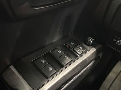 Used 2021 Toyota Tacoma SR5 w/ Trail Edition image 20