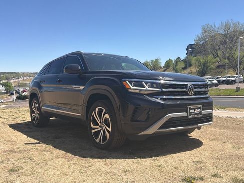 Used 2022 Volkswagen Atlas Cross Sport SEL image 1