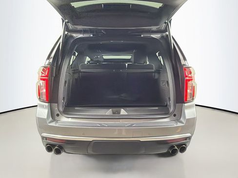 Used 2024 Chevrolet Suburban High Country image 27