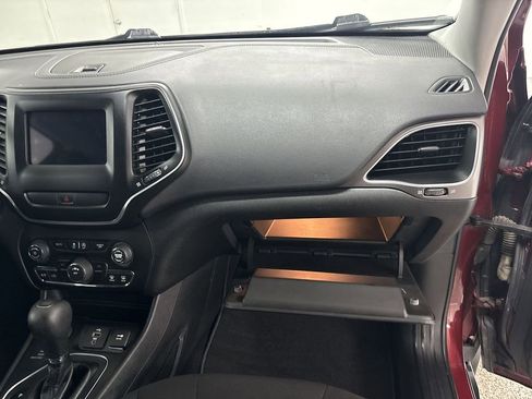 Used 2019 Jeep Cherokee Latitude image 19