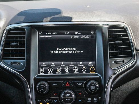 Used 2018 Jeep Grand Cherokee Laredo AWD/4WD image 16