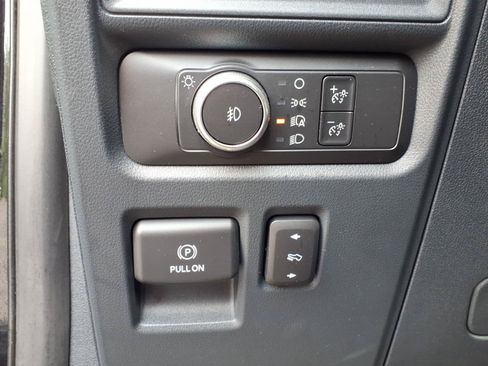 Used 2022 Ford Expedition XLT AWD/4WD image 18