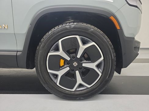 Used 2024 Rivian R1S Adventure AWD/4WD image 11