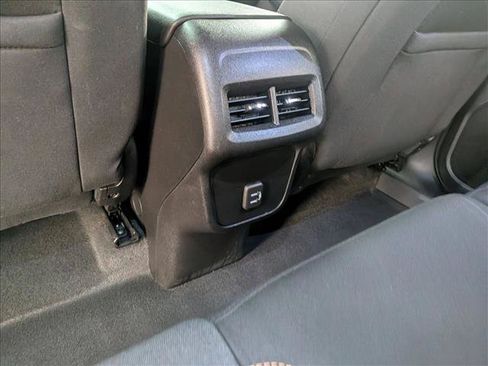 Used 2019 Chevrolet Equinox LT FWD image 24
