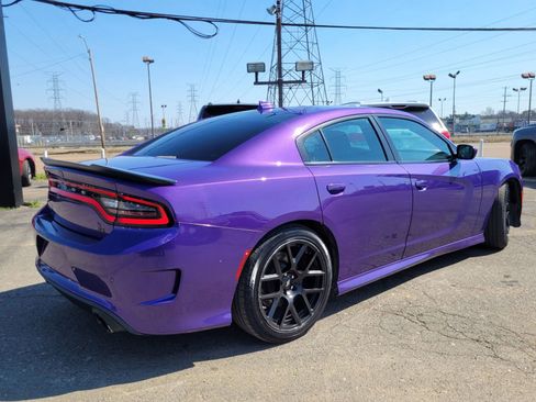 Used 2019 Dodge Charger Scat Pack w/ Navigation & Travel Group image 16