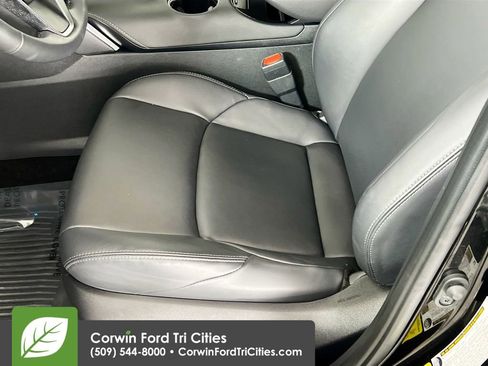 Used 2024 Toyota Venza Nightshade AWD/4WD image 23