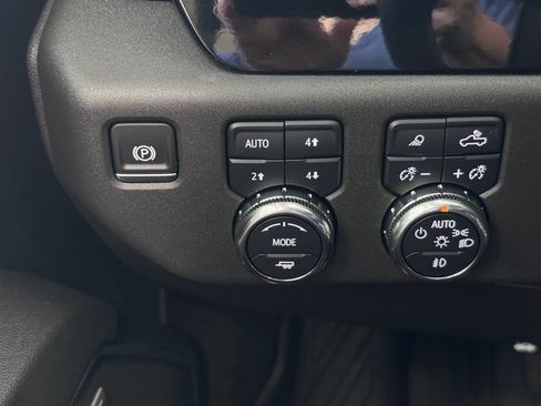 Certified 2025 GMC Sierra 1500 SLT w/ SLT Premium Plus Package AWD/4WD image 25