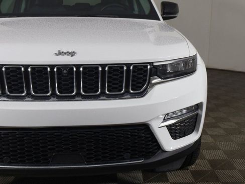 Used 2023 Jeep Grand Cherokee Limited w/ Luxury Tech Group II AWD/4WD image 16