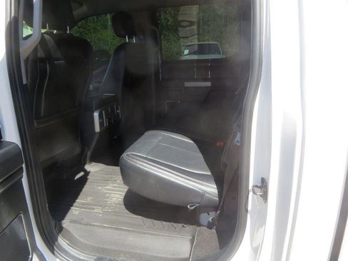 Used 2019 Ford F150 Lariat image 28