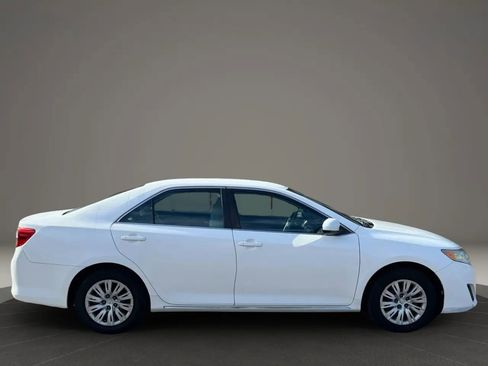 Used 2012 Toyota Camry LE image 6