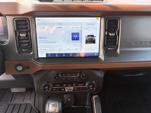Used 2024 Ford Bronco Outer Banks w/ Sasquatch Package AWD/4WD image 15