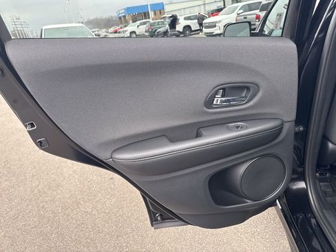 Used 2021 Honda HR-V Sport image 12