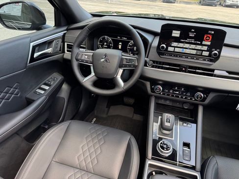 New 2025 Mitsubishi Outlander SEL Black Edition image 23