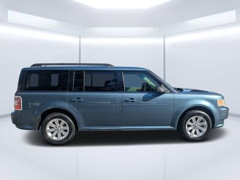 Used 2010 Ford Flex SE FWD image 2