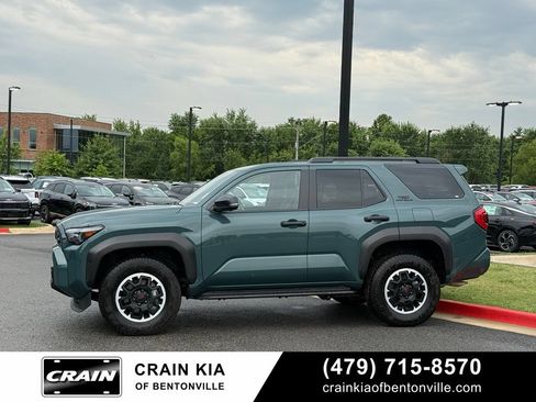 Used 2025 Toyota 4Runner TRD Off-Road Premium AWD/4WD image 4