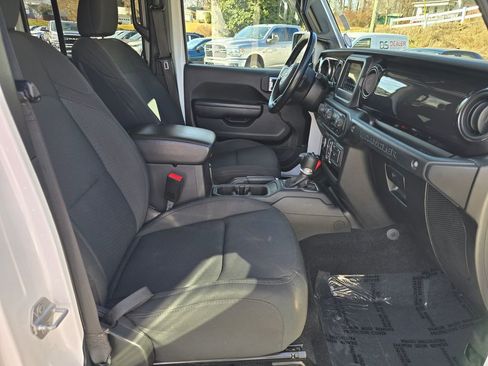 Used 2021 Jeep Wrangler Unlimited Sport image 27
