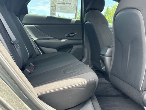 Used 2025 Hyundai Elantra Sport FWD image 15