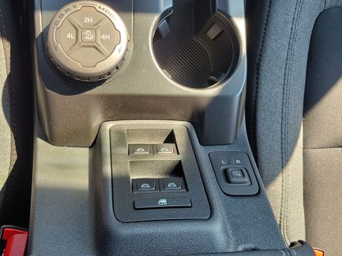 New 2025 Ford Bronco 4-Door image 30