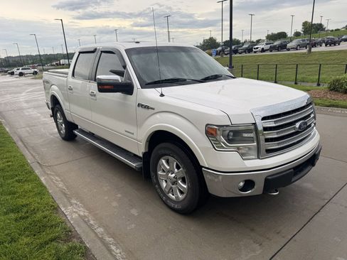 Used 2014 Ford F150 Lariat w/ Equipment Group 502A Luxury AWD/4WD image 2