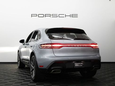 Certified 2025 Porsche Macan AWD/4WD image 2