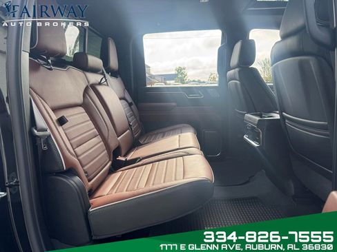 Used 2025 GMC Sierra 2500 Denali Ultimate image 13