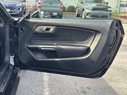 Used 2016 Ford Mustang Shelby GT350 w/ Technology Package image 12