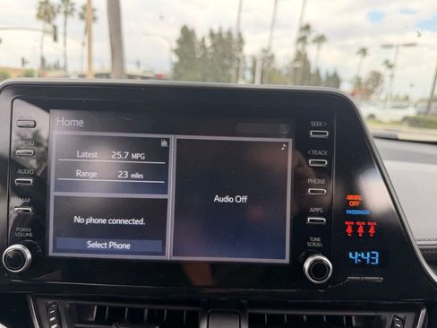 Used 2019 Toyota C-HR LE FWD image 13
