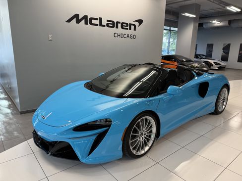 New 2026 McLaren Artura Spider RWD image 8