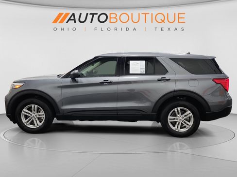 Used 2024 Ford Explorer 4WD image 2