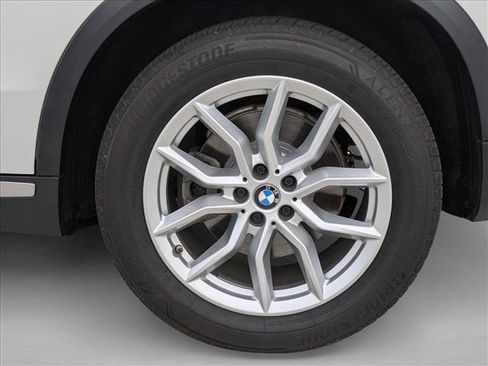 Used 2020 BMW X5 xDrive40i w/ Premium Package AWD/4WD image 9