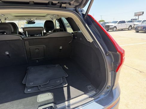 Used 2023 Volvo XC60 B5 Core w/ Climate Package AWD/4WD image 5