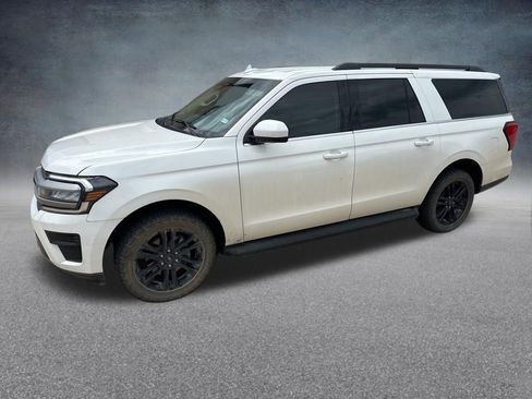 Used 2024 Ford Expedition Max XLT RWD image 2