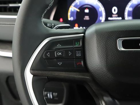 New 2025 Jeep Grand Cherokee L Limited w/ Black Appearance Package image 10