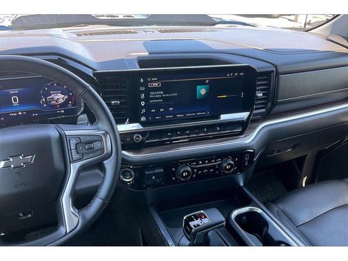 Used 2025 Chevrolet Silverado 1500 LT Trail Boss AWD/4WD image 7
