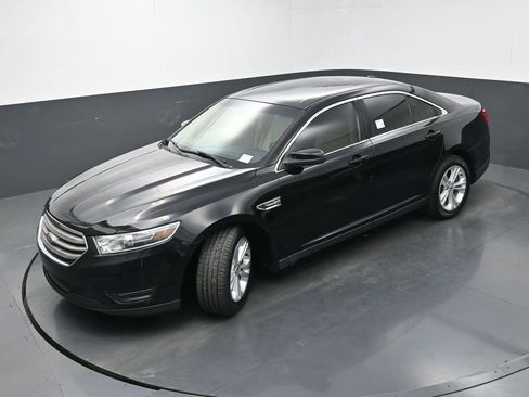 Used 2018 Ford Taurus SEL image 28