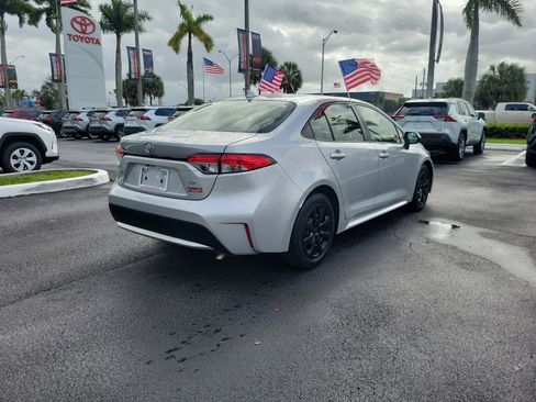Used 2022 Toyota Corolla LE image 11